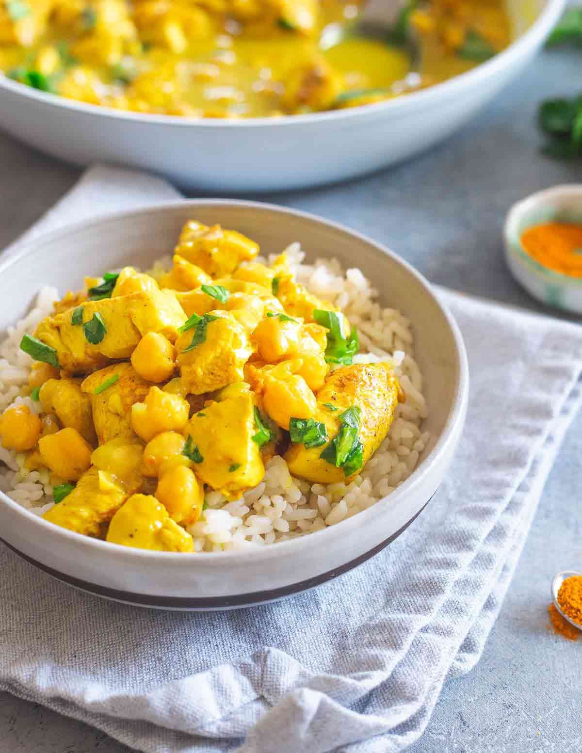 Turmeric Chicken Recipe - Creamy Skillet Turmeric Chicken