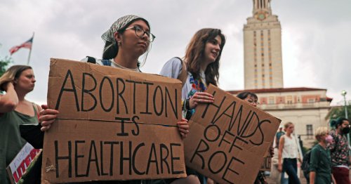 Students and activists mobilize on campus for reproductive rights in states with abortion bans