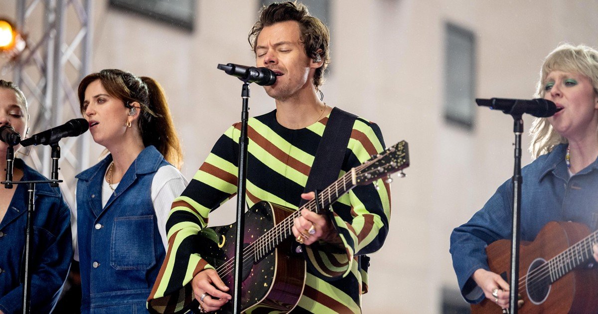 Harry Styles takes over TODAY plaza with unforgettable performances! - cover