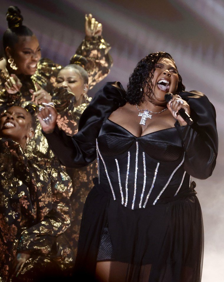 Lizzo gives a gospel choir-infused performance at the Grammys