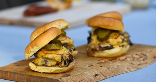 Make this ultimate smash burger for your July 4th barbecue