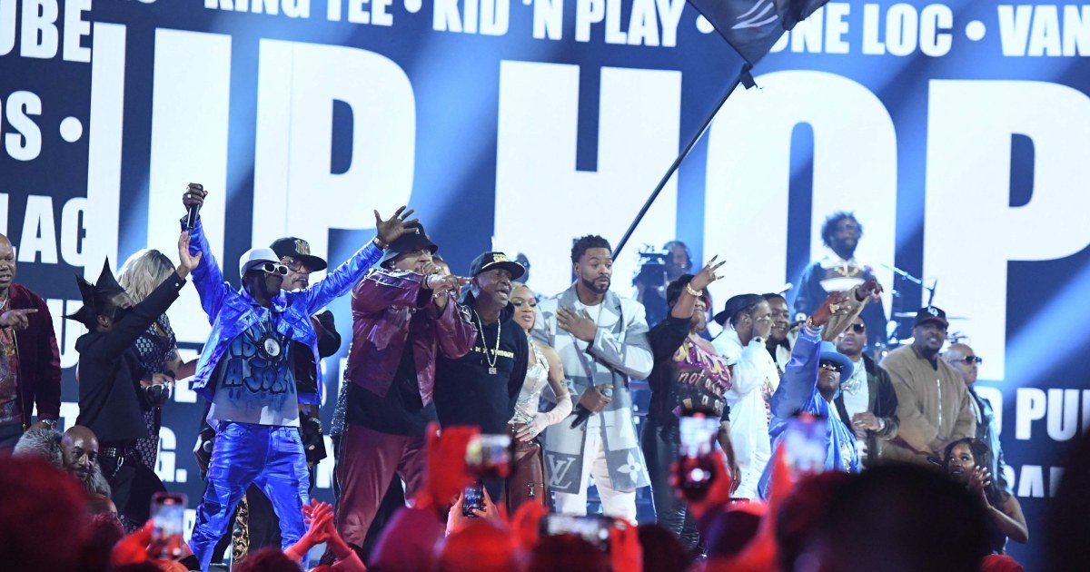 The Grammys audience and Twitter cannot handle this epic hip-hop tribute