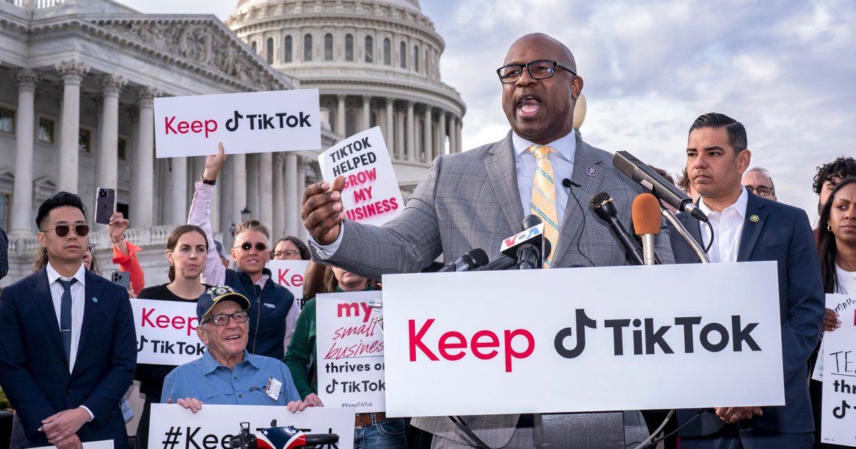 ‘Don’t take away the community that we’ve built’: Creators protest potential TikTok ban in D.C.