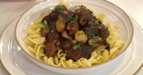 Slow cooker boeuf bourguignon: See an easy way to make the classic French dish