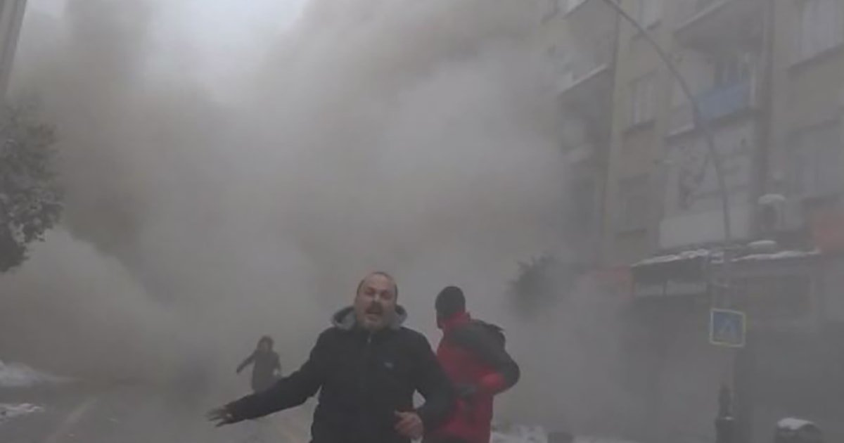 Dramatic footage shows moment of powerful aftershock live on Turkish TV
