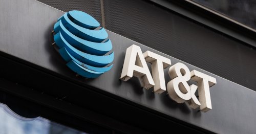 AT&T, Verizon and T-Mobile customers hit by widespread cellular outages in U.S.