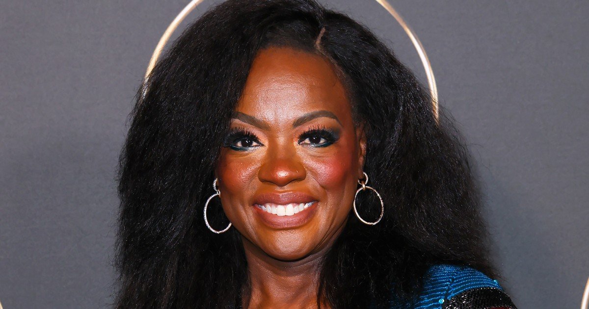 Viola Davis earns coveted EGOT
