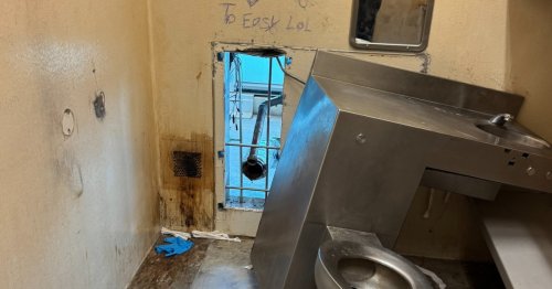New Orleans inmates appear to taunt jailers in photos of hole they escaped from: 'To Easy Lol'