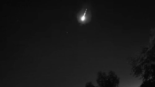 Fireball hurtles across night sky over Arizona, videos show. It caught NASA’s attention