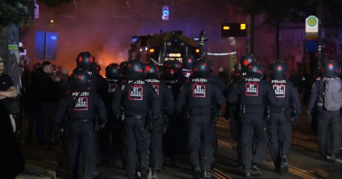 LIVE - Leipzig - Tag X: Polizei kämpft sich durch brennende Straßen