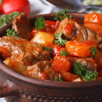 Flavourful Tomato and Potato Stew with Red Meat (Bredie)