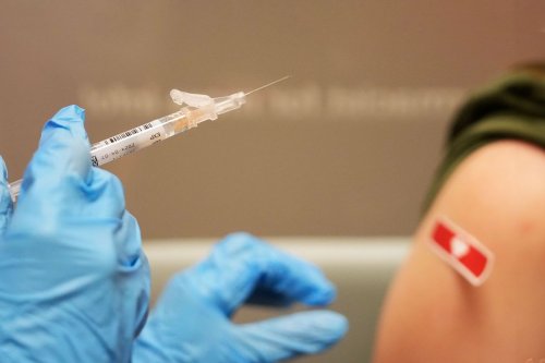 This year's chaotic vaccine rollout is wildly different than before. Can we fix it in time?