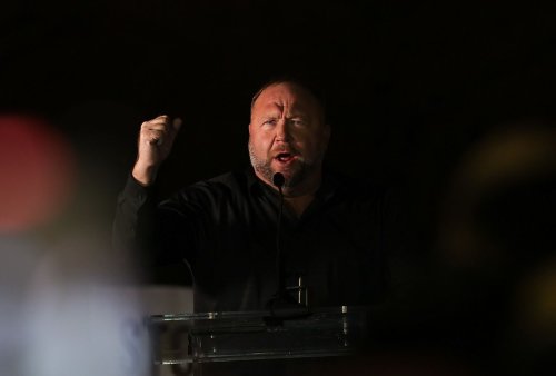 “Kill everyone you need to”: Alex Jones' conspiracy theory about “foaming-at-the-mouth Black people”