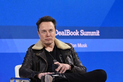 "The View" slams Elon Musk's unhinged outburst and mocks how he's "dressed like he's on 'Top Gun'"