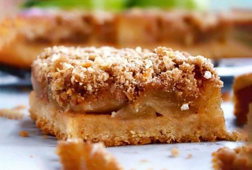 These cozy apple crisp bars redefine a classic fall dessert