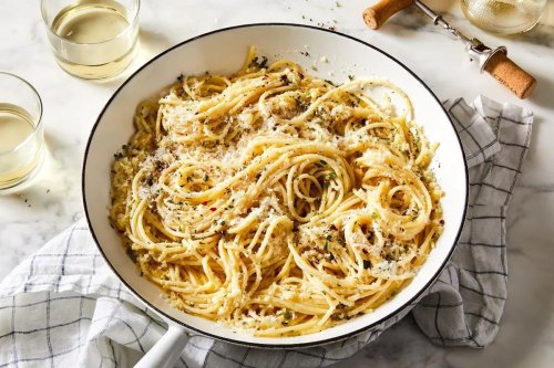 The garlickiest, butteriest, simplest pasta sauce