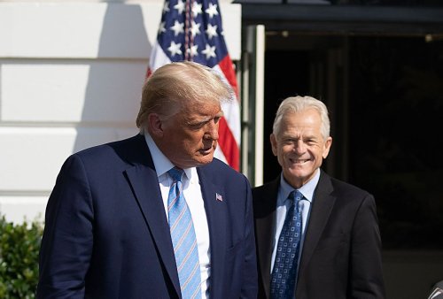 "Two beautiful poles”: President Trump turns the White House into a joke