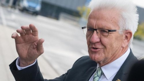 Kretschmann: Kirchensteuer bleibt erhalten