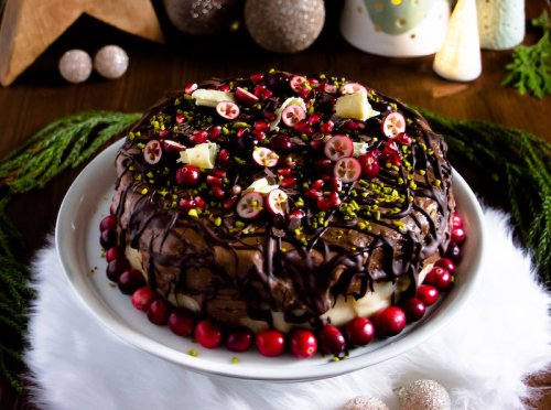 Nougat-Granatapfel Torte zu Weihnachten - Sasibella