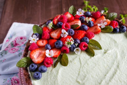 Erdbeertarte mit Waldmeister – ein frischer, sommerlicher Kuchen