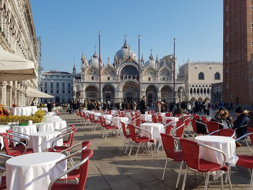 Top Foods to Try on a Venice Food Tour