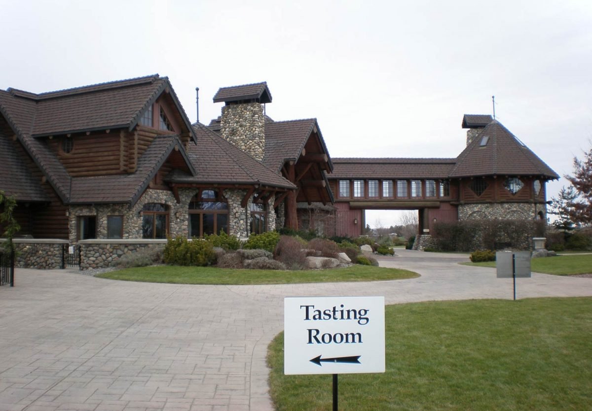 Top Wine Regions in the United States for a Wine Tasting Trip