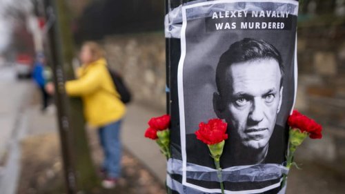 Russia threatens to bury Alexei Navalny in the prison where he died, gives family ultimatum