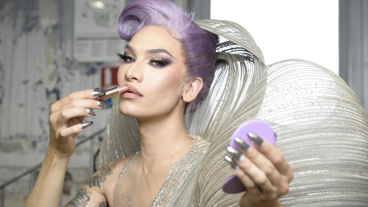 Dragqueen Miss Fame zeigt erstmals Tochter Davina