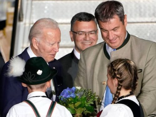 Markus Söder schenkt Joe Biden einen «Bayern-Rucksack» | Schweizer Illustrierte