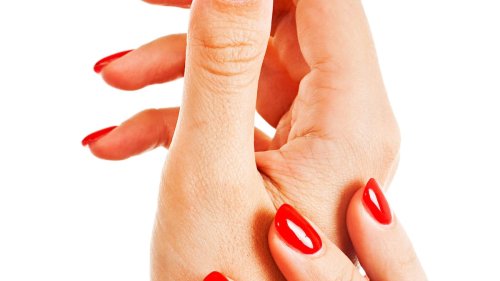 Cherry Jelly Maniküre ist der Nagel-Trend für den Frühling