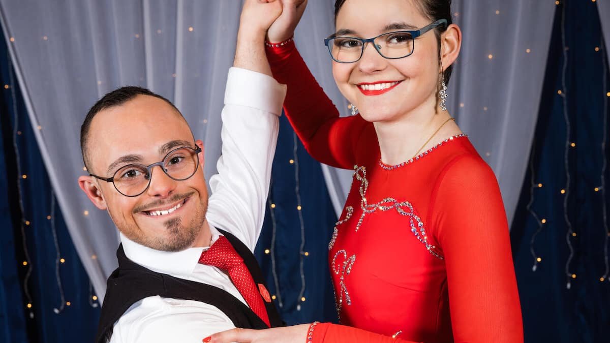 Victoria Kälin und Lukas Hämmerli holen bei den Special Olympics Bronze im Tanzen