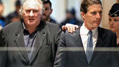 Prozess gegen Gérard Depardieu: Schauspieler im Gericht eingetroffen