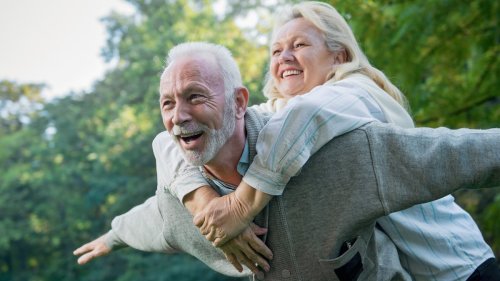 Jung bleiben, aber wie? Was wirklich hilft, gesund zu altern