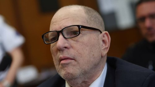 Teilerfolg für Harvey Weinstein: Er darf vorerst in der Klinik bleiben