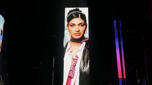 Schweizer Newcomerin Jamila ist auf Times-Square-Plakat