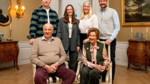 König Harald und die Norwegen-Royals: Neues Familienfoto zu Ostern