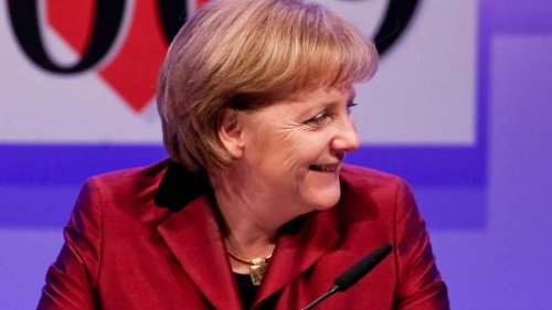 Bekannte Laudatorin: Angela Merkel erhält Ehrenpreis für Memoiren