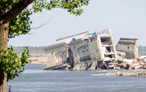 Métaux lourds et fleuve empoisonné, la bombe écologique cachée sous le barrage de Kakhovka en Ukraine