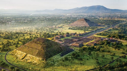 Mike Ruggeri's Teotihuacan; City of the Gods Magazine cover image