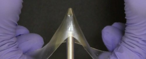 This Glassy Gel Is a Surprising New Class of Material That Heals Itself