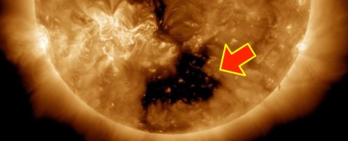 'Giant Hole' in The Sun Predicted to Unleash Stunning Light Show Across US