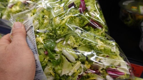 Parasites Are Surging in The US. Here's Exactly How to Wash Your Produce