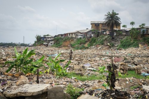 Bidonvilles détruits et vies ruinées dans la capitale pétrolière du Nigeria - Sciences et Avenir