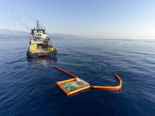 Corse: la pollution en mer dérive vers le sud de l'île