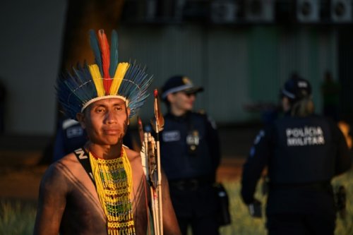 Des autochtones manifestent à Brasilia, à la veille d'un procès crucial pour leurs terres - Sciences et Avenir