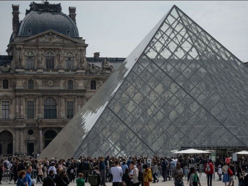 Un ancien président du Louvre mis en examen - Sciences et Avenir