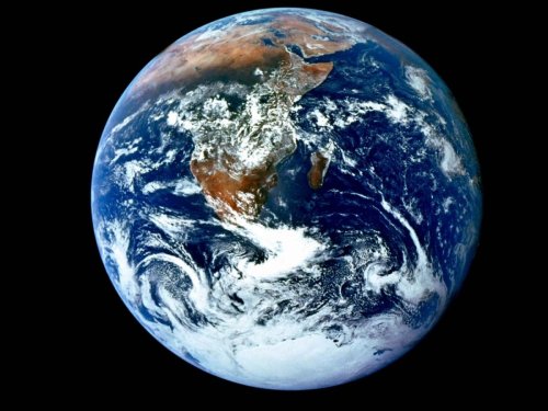 La planète Terre grossit-elle ou perd-elle de la masse ? - Sciences et Avenir