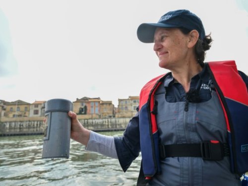 Sur le Rhône, à la recherche de microplastiques qui se fondent dans le vivant