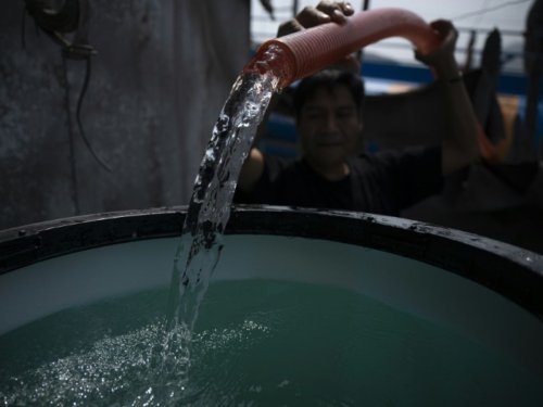 Pas assez d'eau : ces quartiers de Lima dépourvus de robinets