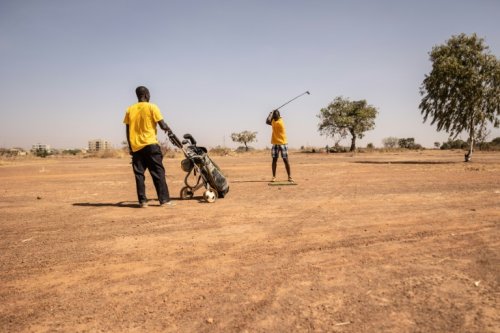 Au Burkina Faso, un golf écologique résiste aux épreuves du temps - Sciences et Avenir